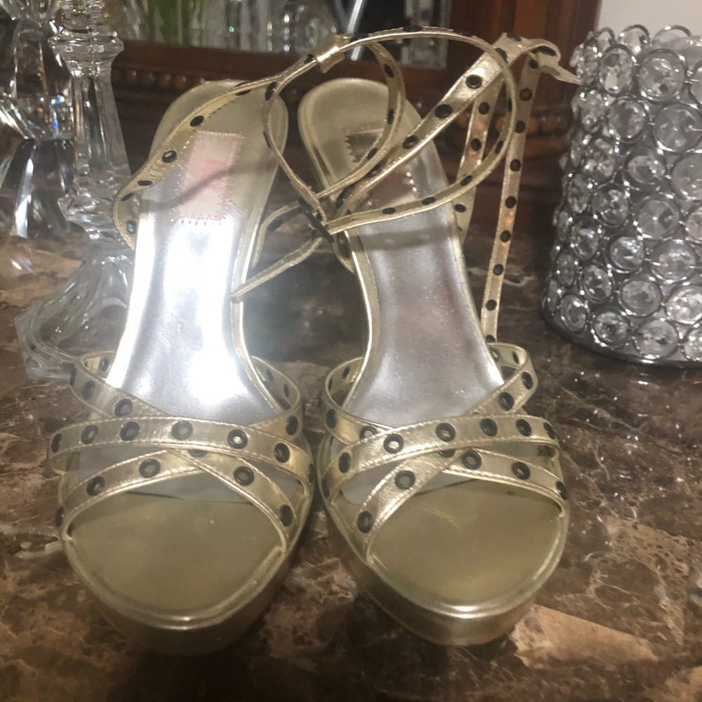 JLo heels - Picture 2 of 4